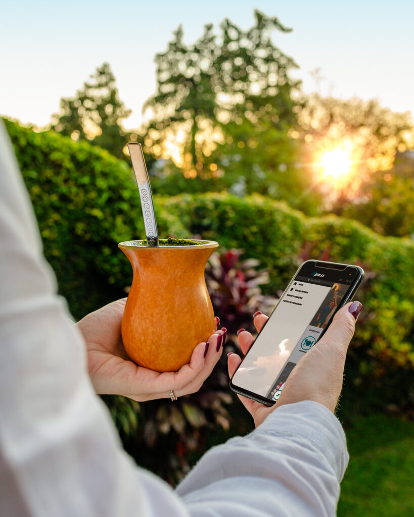 chimarrão celular por do sol