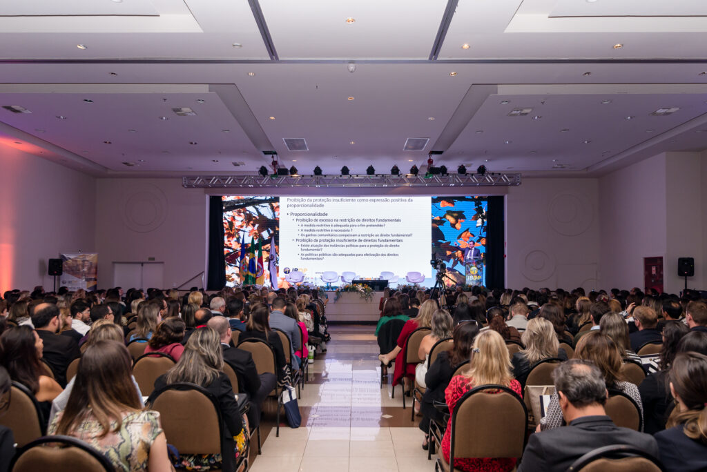 Evento lotado salão